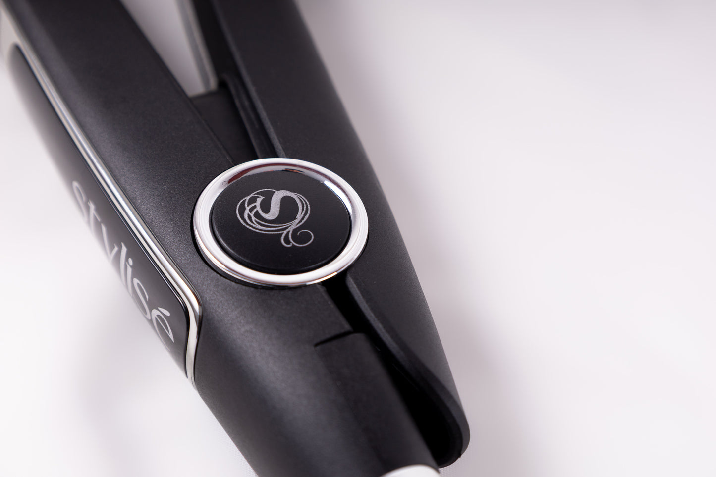 Plancha Profesional para el cabello marca Stylise Infrarroja